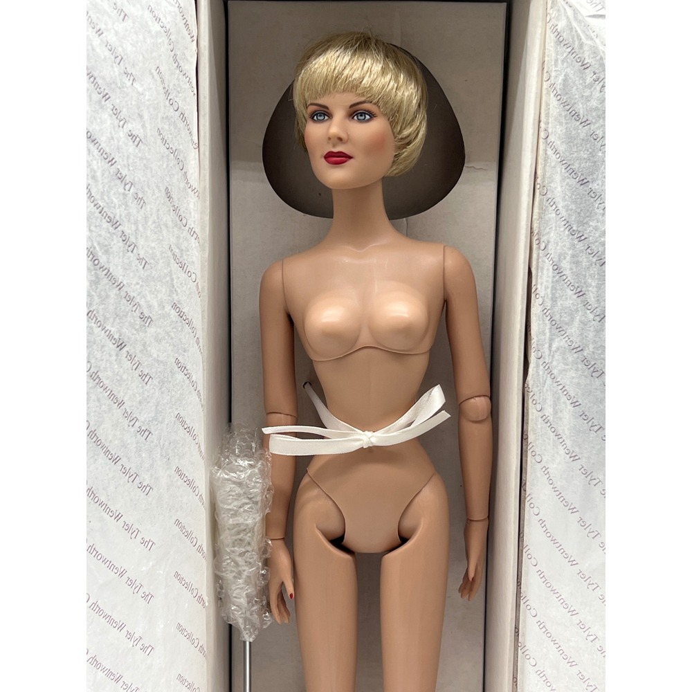 Tonner 16" Helen Kish - The Artist (Doll Only No Outfit)
